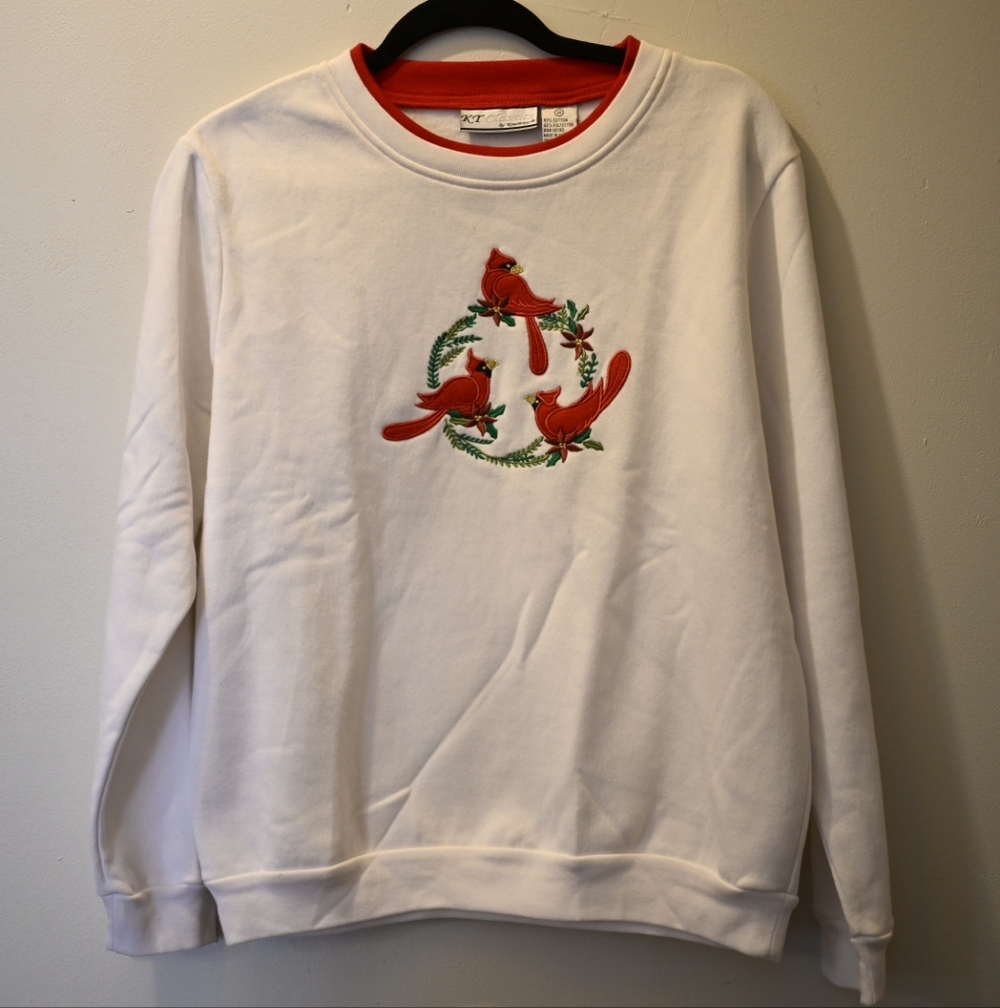 Vintage Red Cardinals Wreath Cotton Blend Fleece lined Embroidered Sweatshirt M
